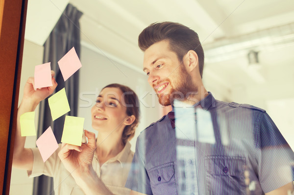 Stock foto: Glücklich · kreative · Team · schriftlich · Aufkleber · Büro