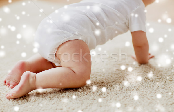 Kicsi baba pelenka kúszás padló gyermekkor Stock fotó © dolgachov
