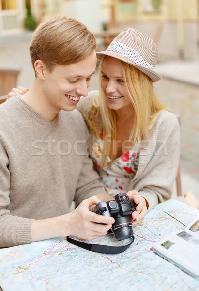 Foto stock: Sorridente · casal · foto · câmera · verão · férias