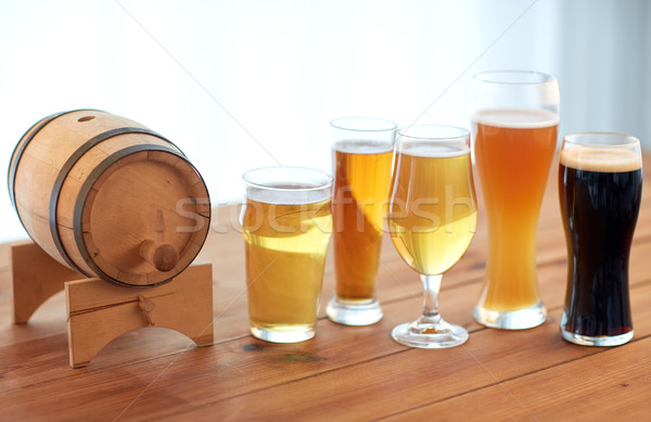 Verschillend bril tabel brouwerij dranken Stockfoto © dolgachov