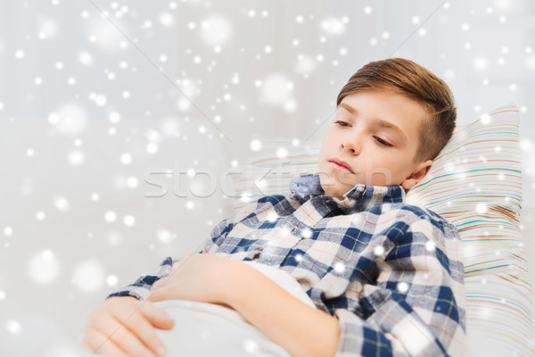 [[stock_photo]]: Malade · garçon · grippe · lit · maison · enfance