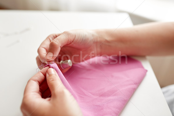 Stockfoto: Vrouw · naald · weefsel · stukken · mensen · handwerk