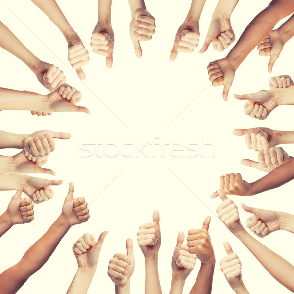 Emberi kezek mutat remek kör kézmozdulat Stock fotó © dolgachov