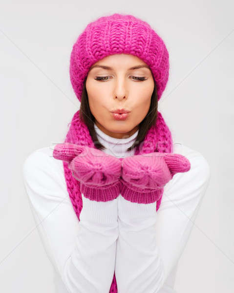 [[stock_photo]]: Heureux · femme · hiver · vêtements · palmiers