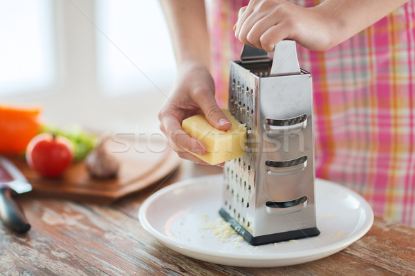 Stockfoto: Vrouwelijke · handen · kaas · koken