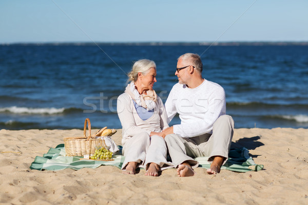 Zdjęcia stock: Szczęśliwy · starszy · para · piknik · lata · plaży · rodziny