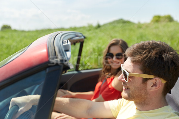 Foto stock: Feliz · casal · condução · cabriolé · carro · país