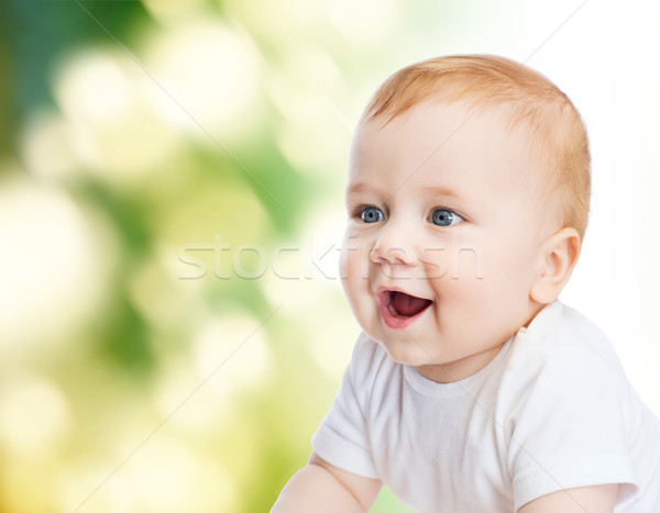 Foto stock: Sonriendo · pequeño · bebé · nino · naturaleza