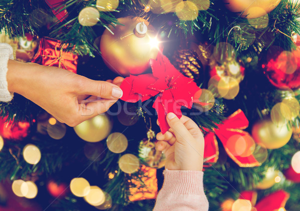 Famiglia albero di natale vacanze capodanno persone Foto d'archivio © dolgachov