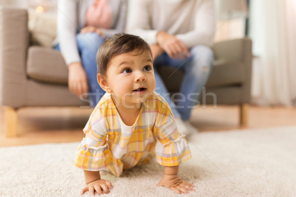 Kicsi kislány padló otthon gyermekkor emberek Stock fotó © dolgachov