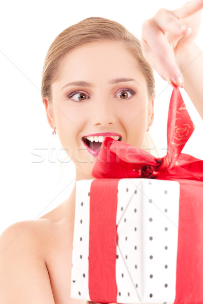 Foto stock: Niña · feliz · caja · de · regalo · blanco · mujer · sonrisa · feliz