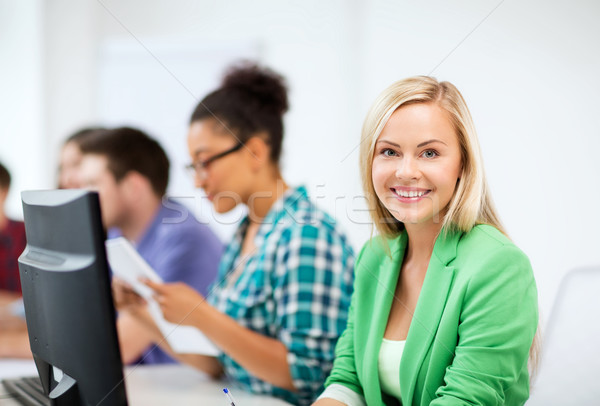 Foto stock: Estudante · computador · estudar · escolas · educação · menina