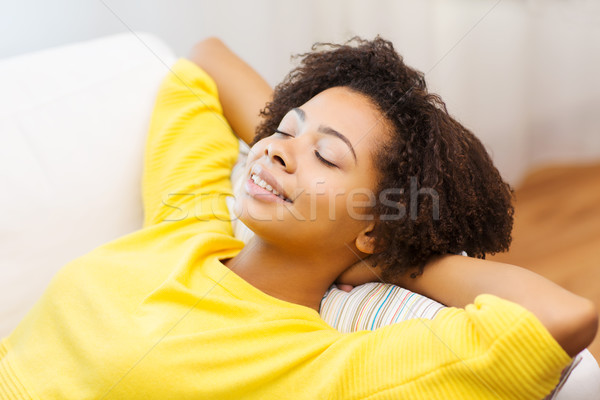 Foto stock: Feliz · africano · mulher · jovem · relaxante · casa · pessoas