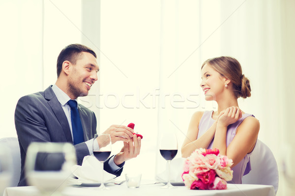 男 ガールフレンド レストラン カップル 休日 笑みを浮かべて ストックフォト © dolgachov