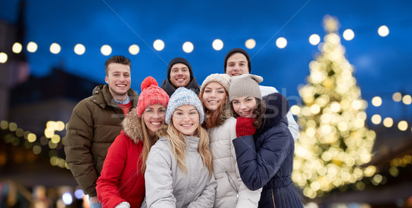 Stockfoto: Gelukkig · vrienden · buitenshuis · christmas · vriendschap