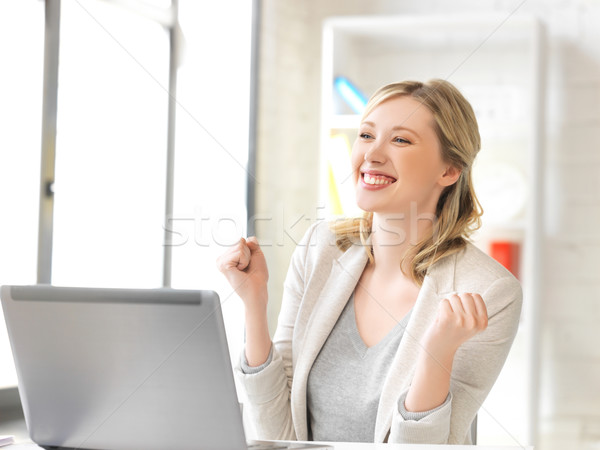 Mujer Foto mujer de negocios negocios ordenador oficina Foto stock © dolgachov