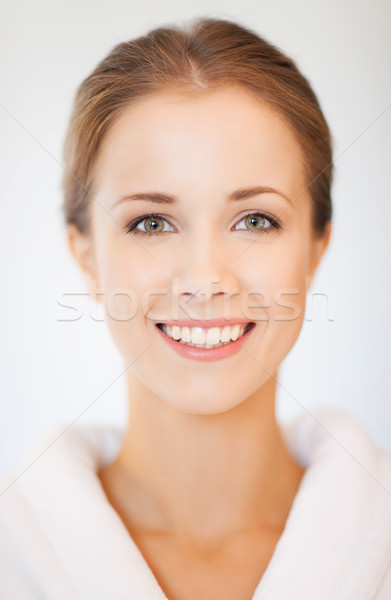 Gyönyörű nő fürdőköpeny fényes közelkép portré kép Stock fotó © dolgachov