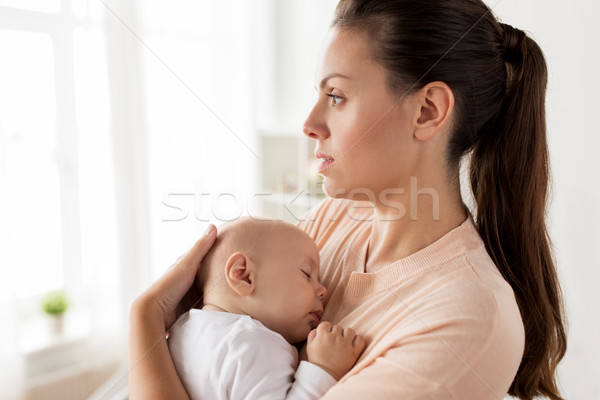 Foto d'archivio: Madre · dormire · baby · famiglia