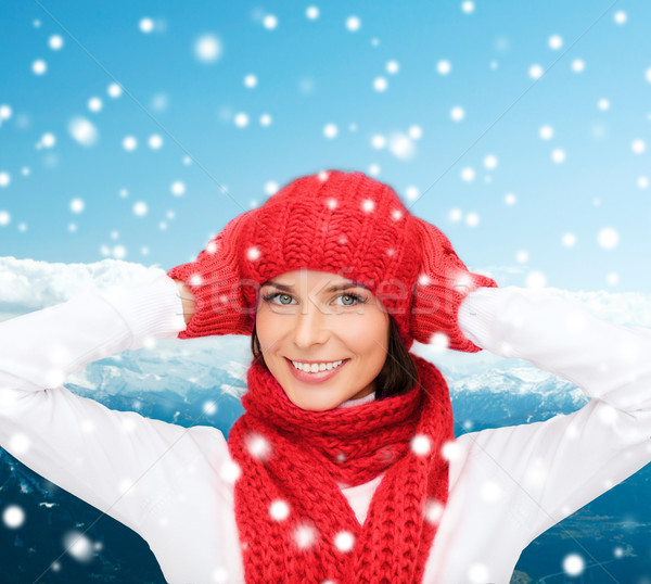 Sorridente mulher jovem inverno roupa felicidade férias Foto stock © dolgachov
