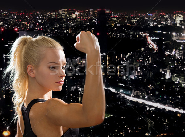 [[stock_photo]]: Athlétique · femme · biceps · fitness · régime · alimentaire