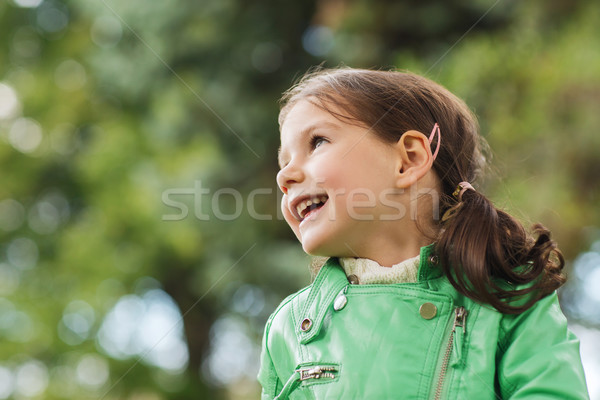 Gelukkig mooie meisje portret buitenshuis zomer Stockfoto © dolgachov