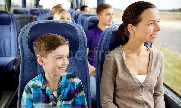 Stok fotoğraf: Mutlu · aile · binicilik · seyahat · otobüs · turizm · aile