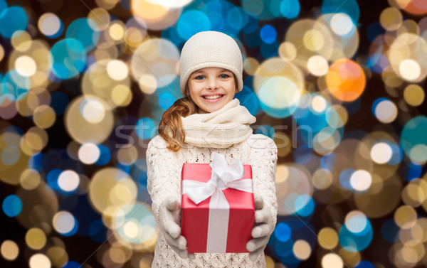 Foto stock: Menina · feliz · inverno · roupa · caixa · de · presente · natal · férias