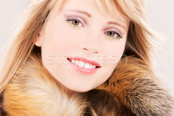 Blană imagine femeie fericit iarnă Imagine de stoc © dolgachov