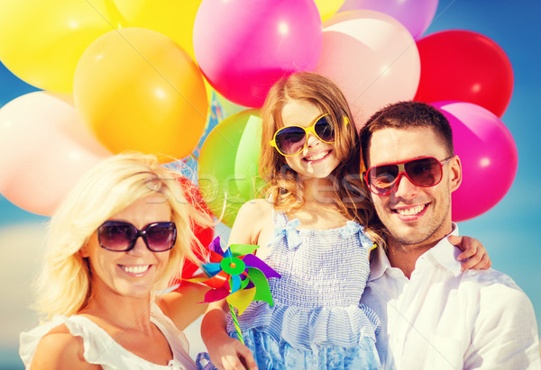 [[stock_photo]]: Famille · coloré · ballons · été · vacances · célébration