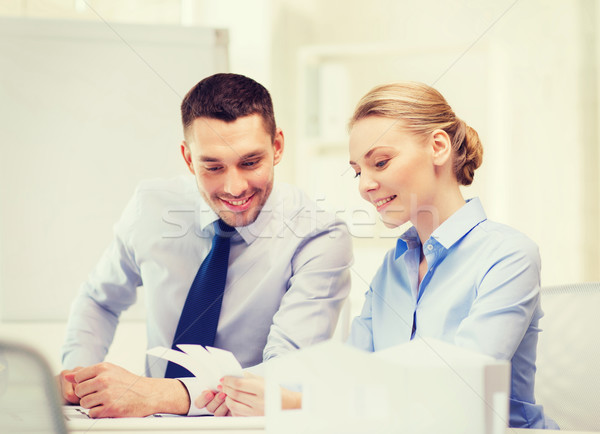 Foto d'archivio: Sorridere · business · Coppia · guardando · colore