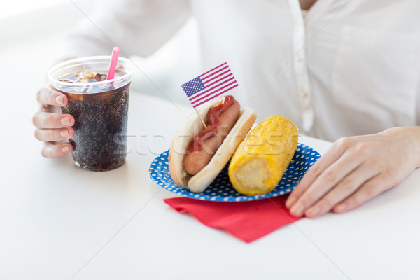 女性 食べ ホットドッグ コカコーラ アメリカン ストックフォト © dolgachov
