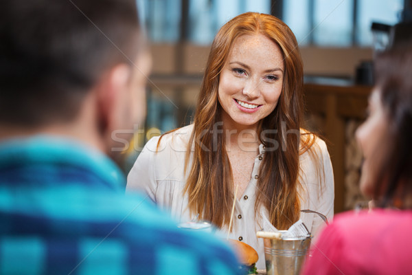 Foto stock: Feliz · mulher · jantar · amigos · restaurante · lazer