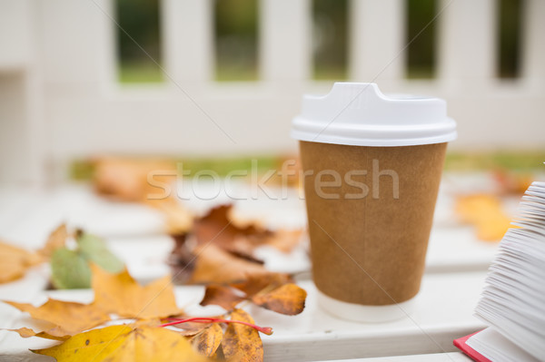 кофе пить бумаги Кубок скамейке осень Сток-фото © dolgachov