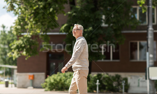 Supérieurs homme marche été rue de la ville loisirs [[stock_photo]] © dolgachov