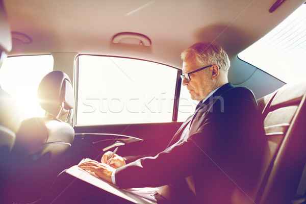 Stock fotó: Idős · üzletember · papírok · vezetés · autó · szállítás