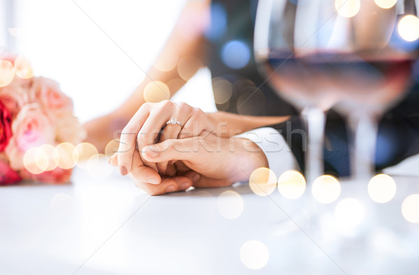 訂婚 情侶 酒杯 愛 家庭 週年 商業照片 © dolgachov