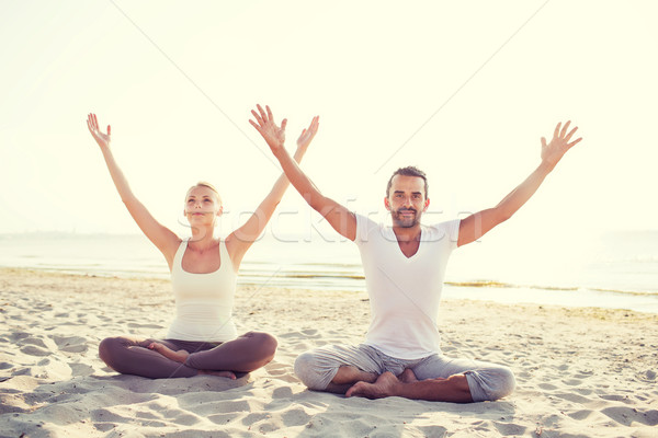 Foto stock: Sorridente · casal · ioga · ao · ar · livre · fitness