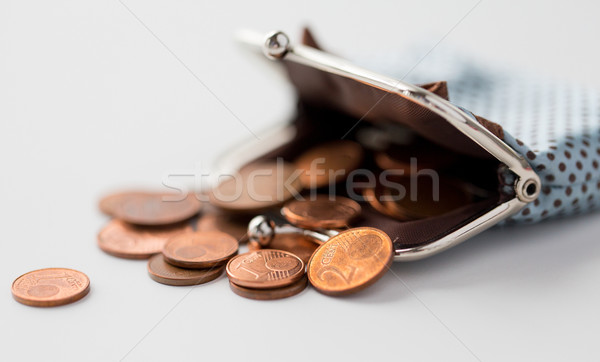 關閉 歐元 硬幣 錢包 表 金融 商業照片 © dolgachov