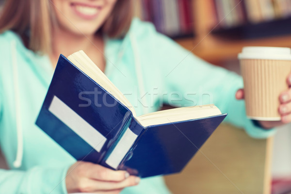 Foto stock: Estudante · leitura · livro · escolas · pessoas