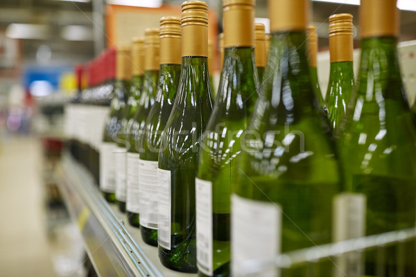 Flessen store verkoop alcohol Stockfoto © dolgachov