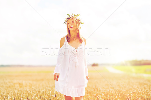 Glücklich Blume Kranz Getreide Bereich Stock foto © dolgachov