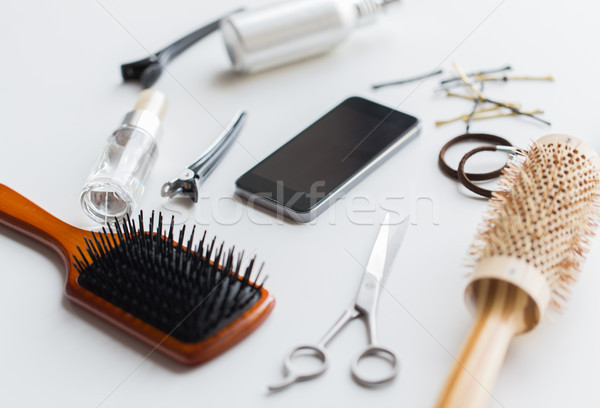 [[stock_photo]]: Smartphone · ciseaux · autre · cheveux · outils · beauté