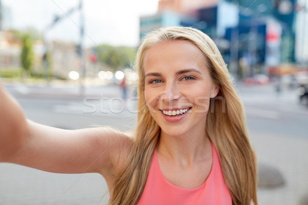 Feliz toma calle de la ciudad estilo de vida personas Foto stock © dolgachov