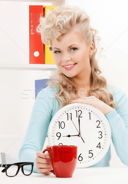 Atraente empresária relógio vermelho copo quadro Foto stock © dolgachov