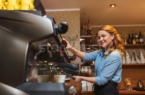 Zdjęcia stock: Barista · kobieta · kawy · maszyny · Kafejka