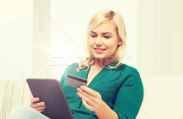 Zdjęcia stock: Szczęśliwy · kobieta · karty · kredytowej · ludzi · Internetu
