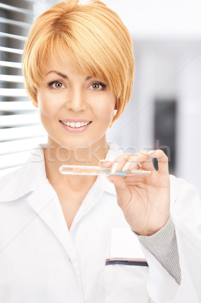 Atrakcyjna kobieta lekarza termometr zdjęcie szpitala kobieta Zdjęcia stock © dolgachov