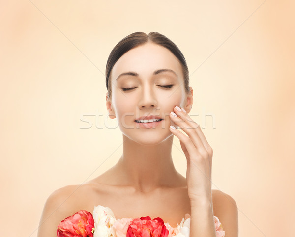 Frau Blumen Gesicht Hände schöne Frau Stock foto © dolgachov