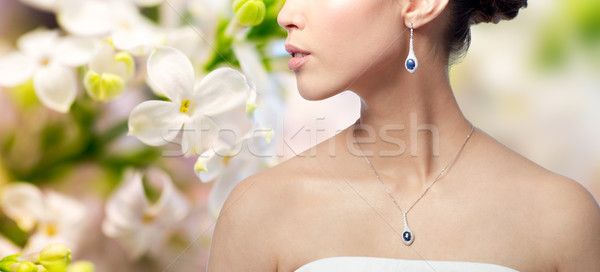 Kadın küpe güzellik takı düğün Stok fotoğraf © dolgachov