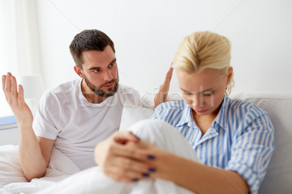 [[stock_photo]]: Malheureux · couple · conflit · lit · maison · personnes